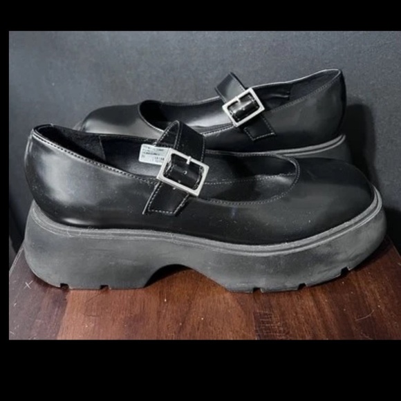 Arezzo Black Leather Mary Jane Women's Chunky Lug Sole Shoes Size 39 Worn Once!! - Picture 4 of 8